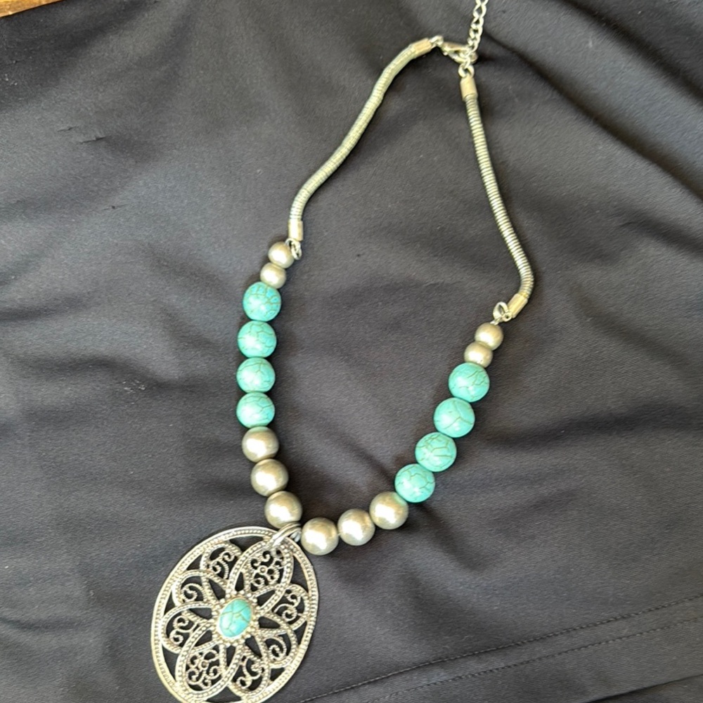 Elegant Silver and Turquoise Necklace